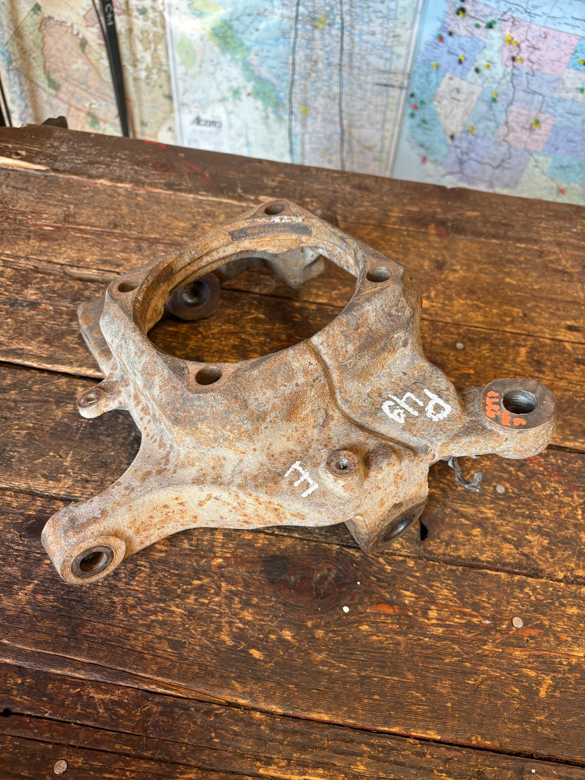 2010 -2012 DODGE RAM 2500 3500 CUMMINS / HEMI PASSENGER STEERING KNUCKLE SPINDLE