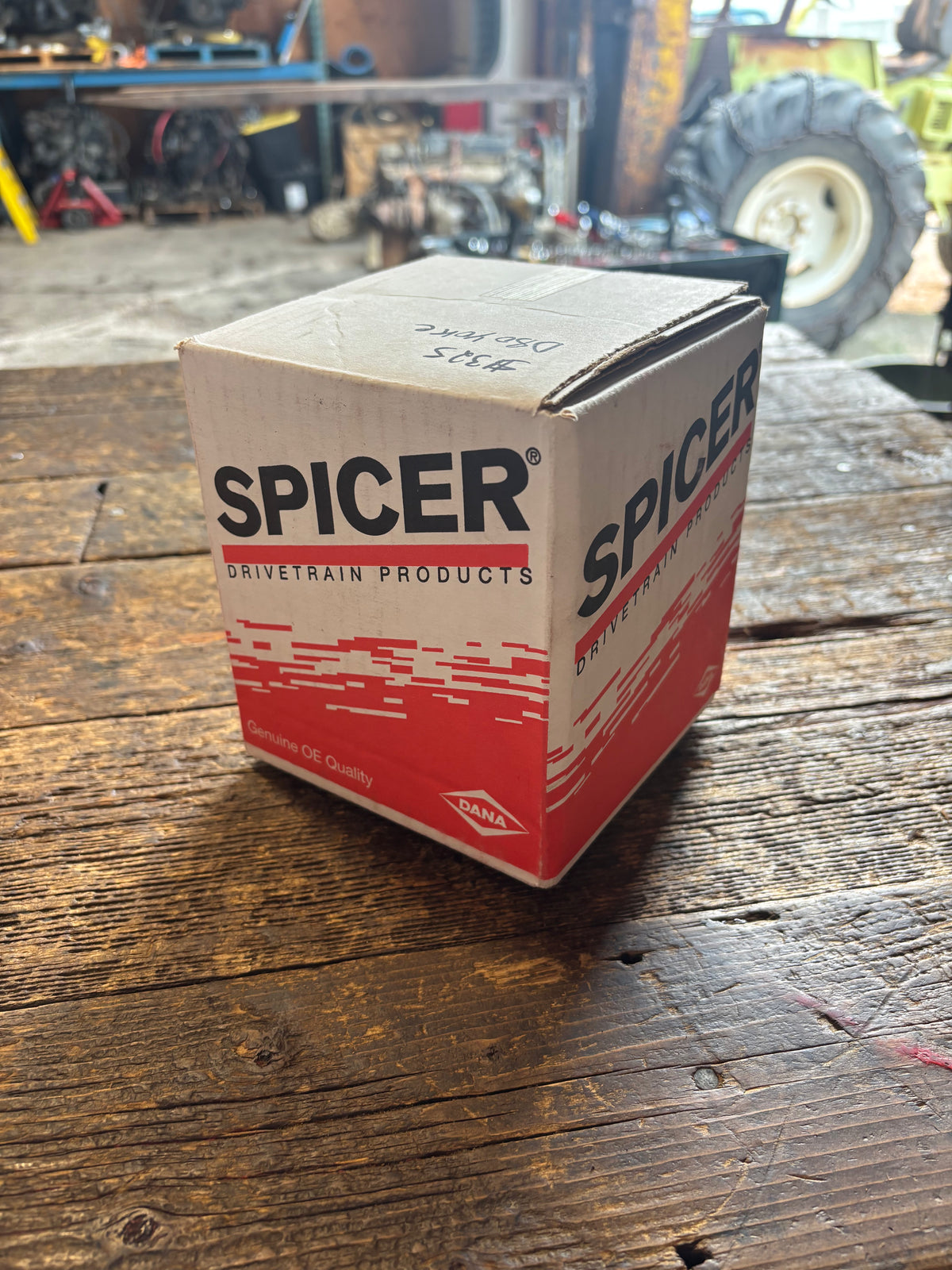 2ND GEN 94-02 DANA 80 REAR DIFF YOKE NEW SPICER  OEM 3-4-11081-1X