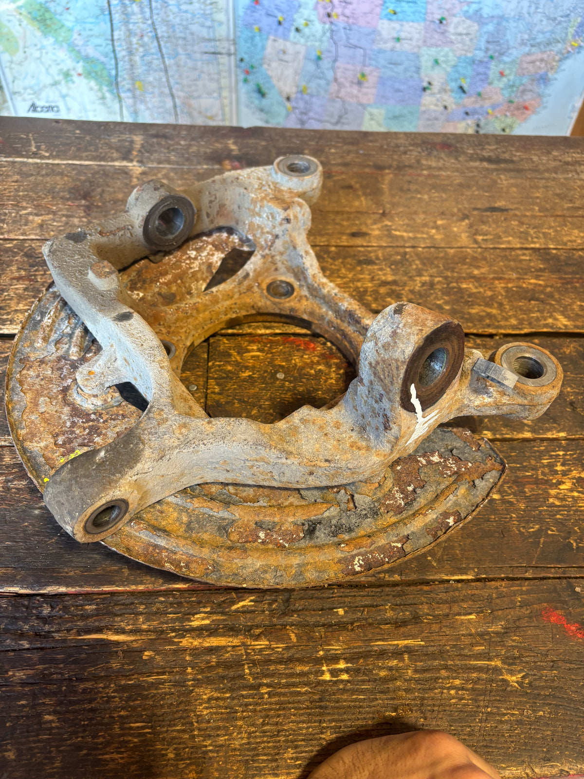 2010 -2012 DODGE RAM 2500 3500 CUMMINS / HEMI DRIVER STEERING KNUCKLE SPINDLE