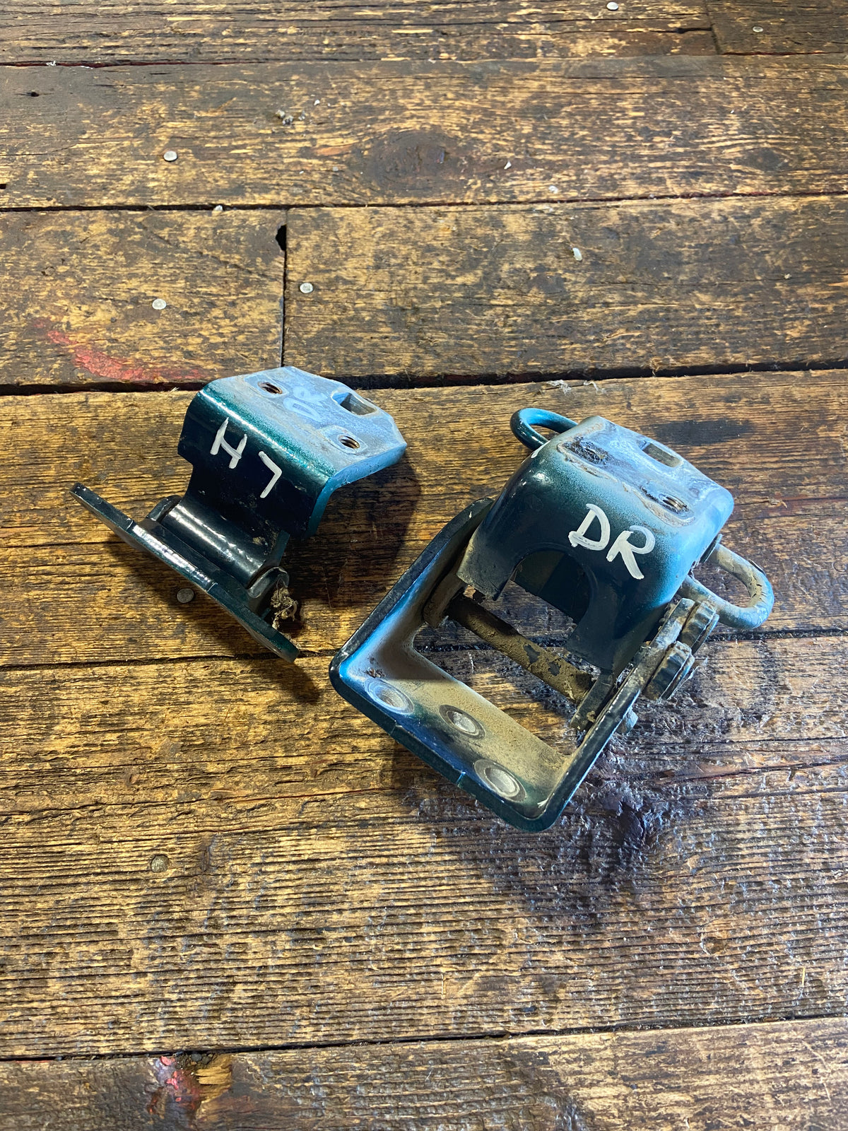 89-&#39;93 Dodge Ram Cummins Driver Left Side Door Hinges (Low Miles, Need Bushings)