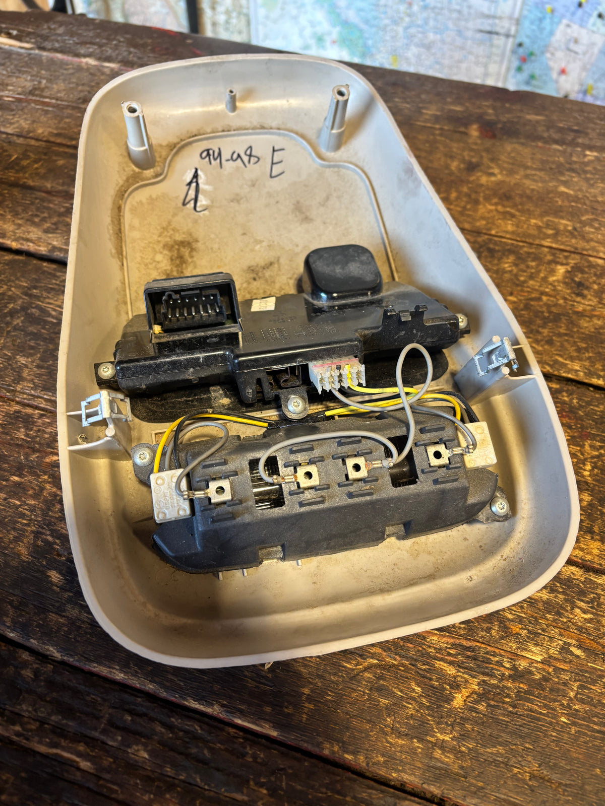 1994 - 1998 DODGE RAM 1500 2500 3500 OVERHEAD CONSOLE WITH TEMPERATURE DISPLAY