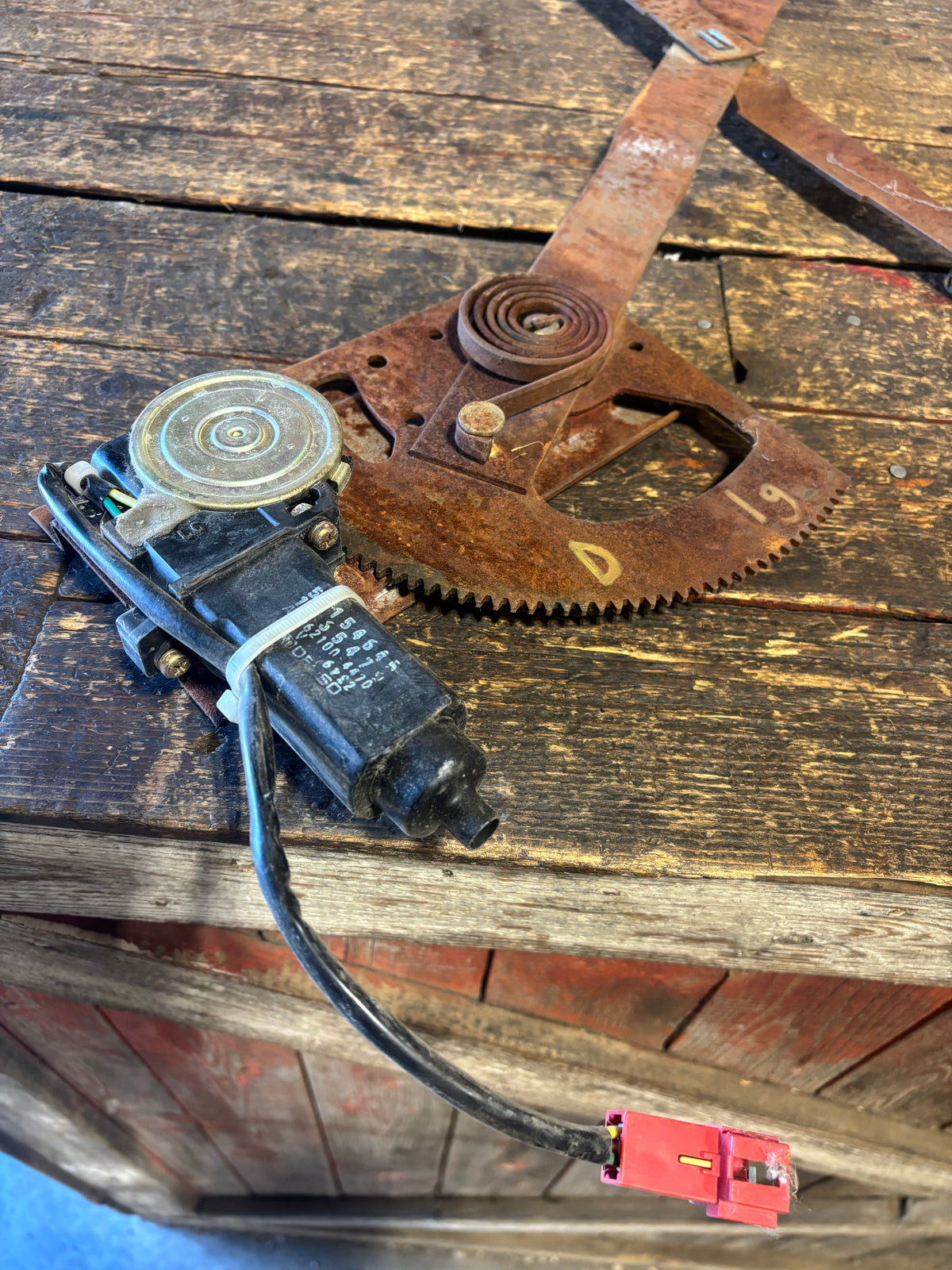 89-93 Dodge Ram Driver Side Power Window Motor &amp; Regulator Arm