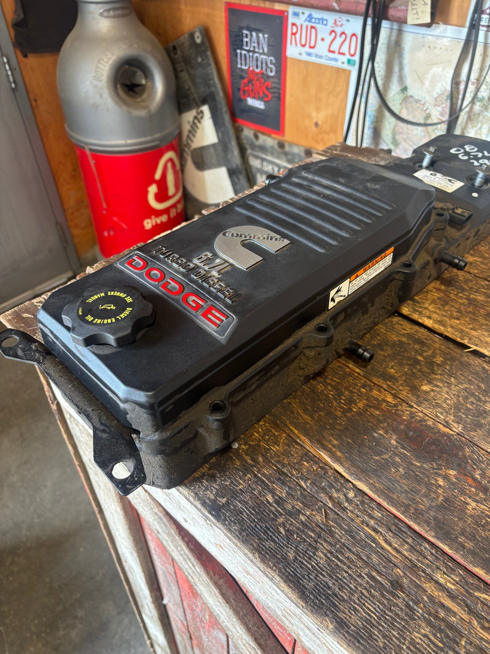 2007.5 - 2012 DODGE RAM 2500 3500 6.7L CUMMINS VALVE COVER SET 4944083 , 5293760