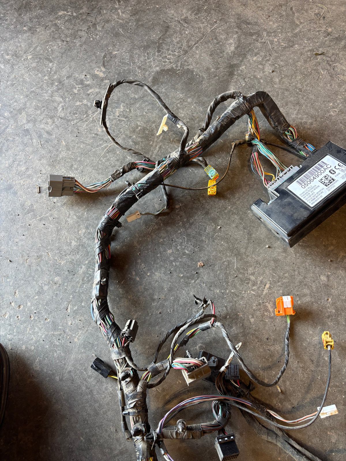2010 DODGE RAM 2500 3500 CUMMINS LARAMIE AUTOMATI DASH WIRING HARNESS 68052927ac
