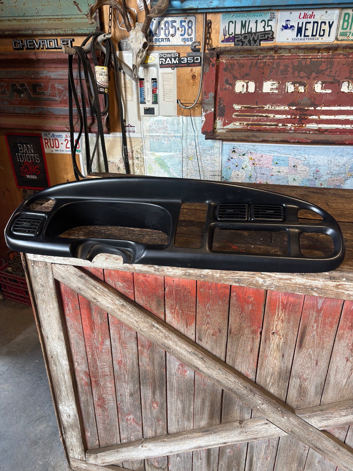 1999-2002 DODGE RAM 2500 3500 GAUGE DASH BEZEL RADIO SURROUND