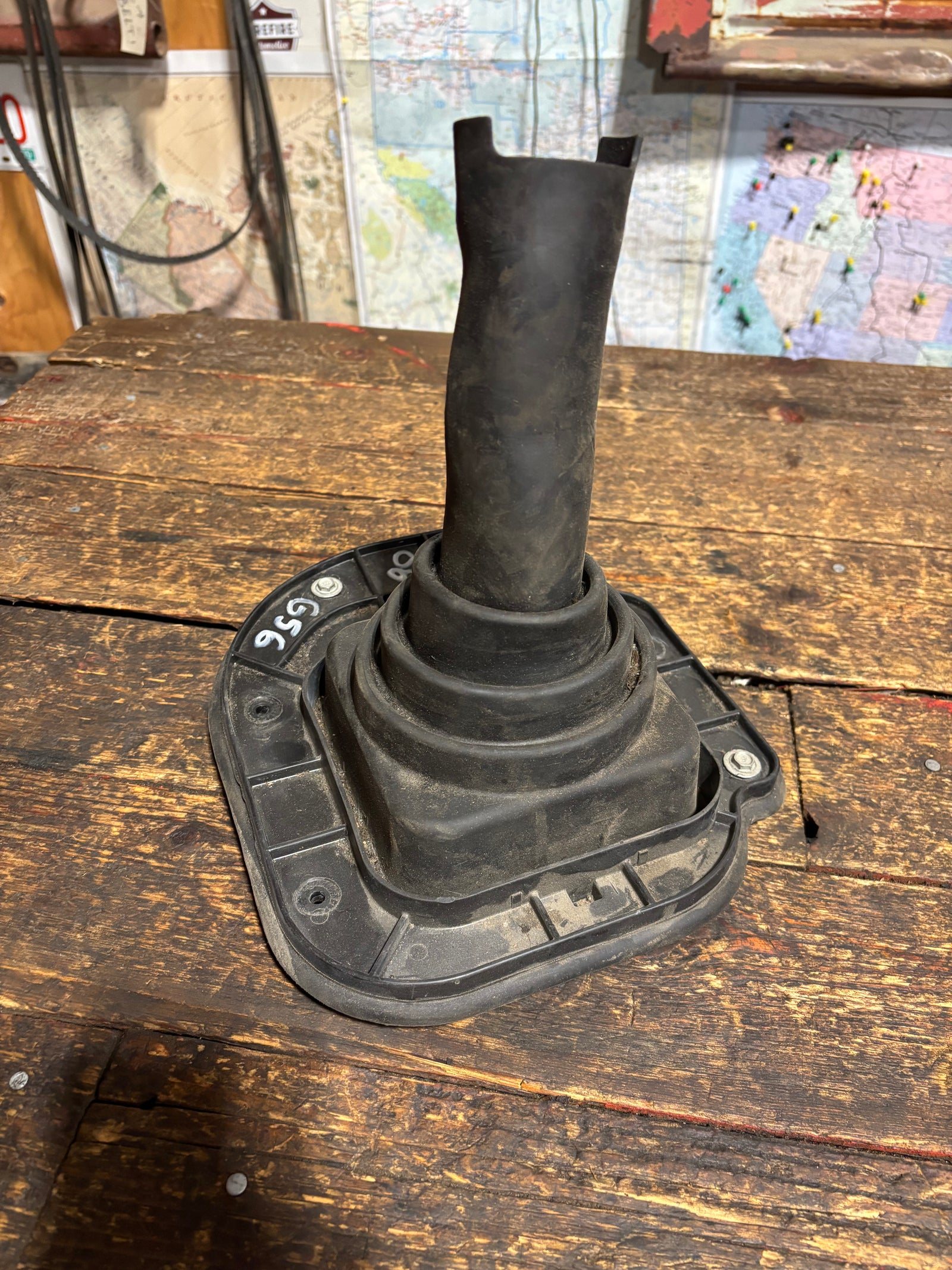 2004 - 2009 DODGE RAM 2500 3500 CUMMINS G56 SHIFT SHIFTER INNER BOOT