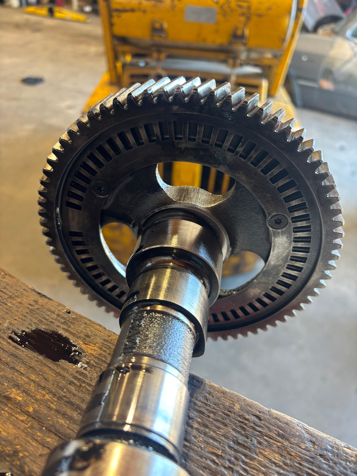 2000 - 2002 Dodge Ram Cummins 5.9l 24v camshaft 3946436 3942567
