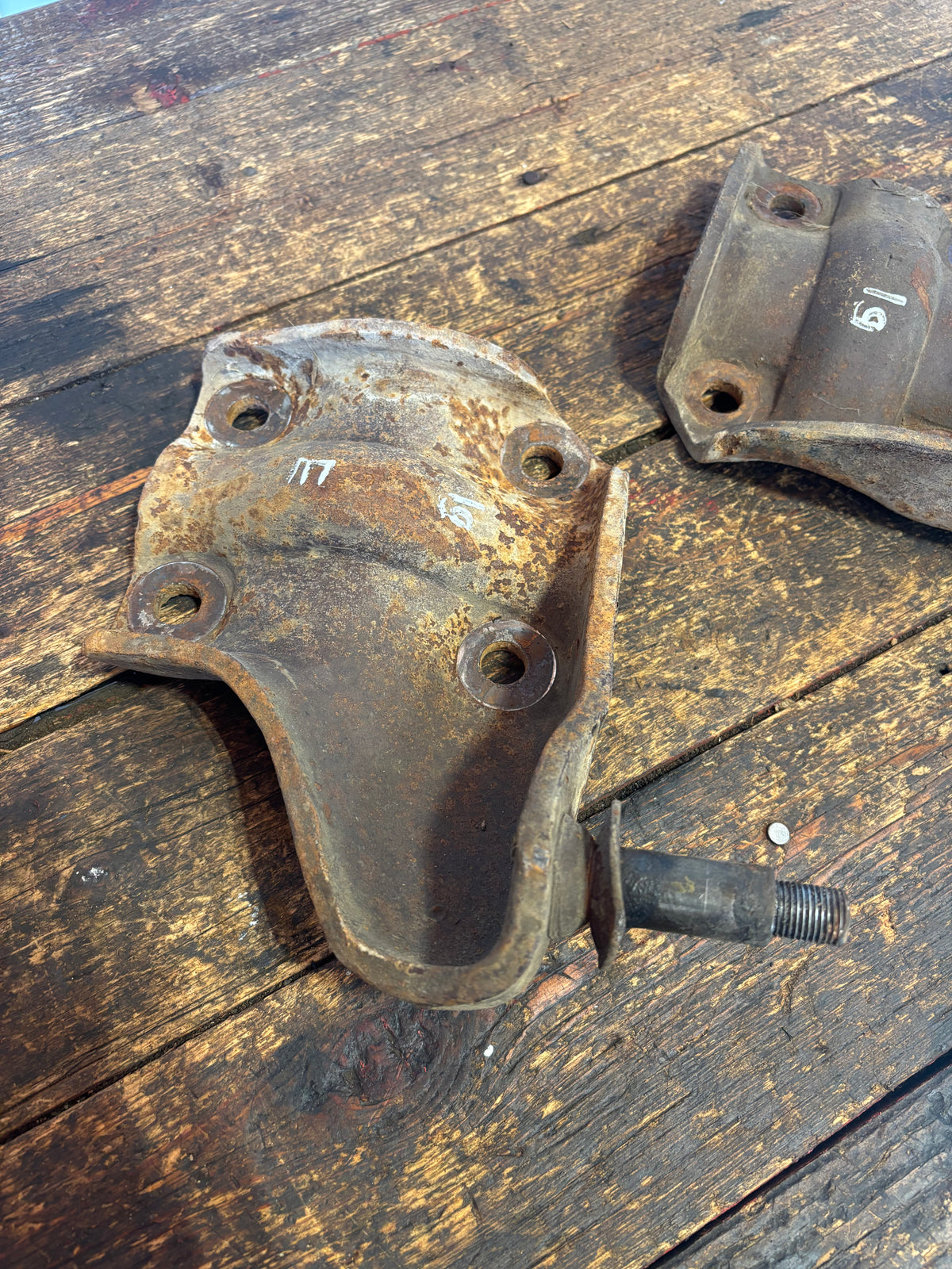 1989-1993 DODGE RAM 250 350 CUMMINS REAR LEAFSPRING SADDLE UBOLT / SHOCK MOUNTS