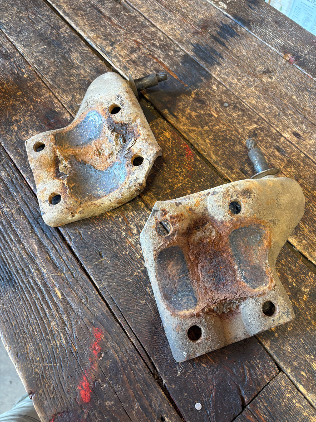 1989-1993 DODGE RAM 250 350 CUMMINS REAR LEAFSPRING SADDLE UBOLT / SHOCK MOUNTS