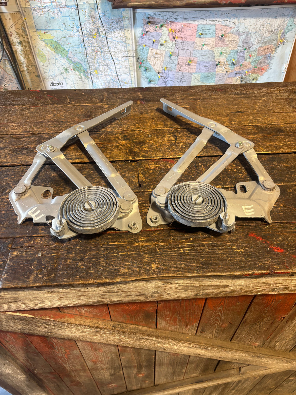 Hood Hinges for &#39;94-&#39;02 Dodge Ram Trucks