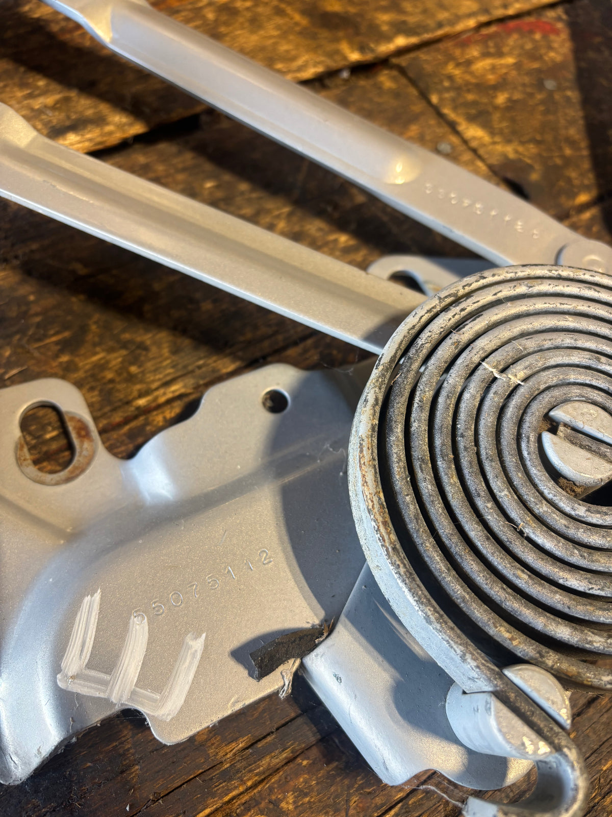 Hood Hinges for &#39;94-&#39;02 Dodge Ram Trucks