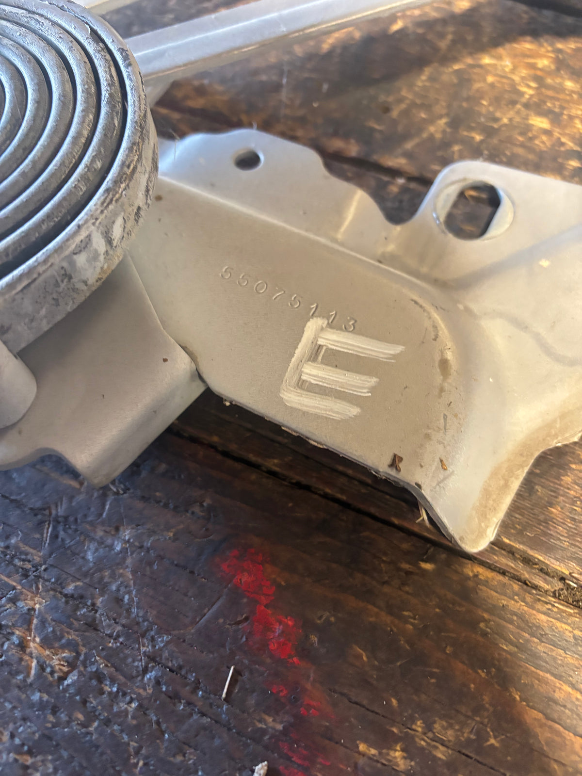 Hood Hinges for &#39;94-&#39;02 Dodge Ram Trucks