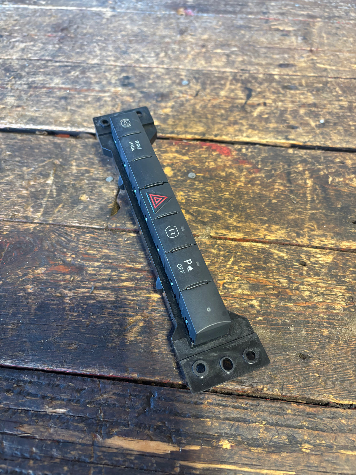 2010 2011 2012 DODGE RAM EXHAUST BRAKE TOW HAUL HAZARD LIGHT BUTTONS P 04602954