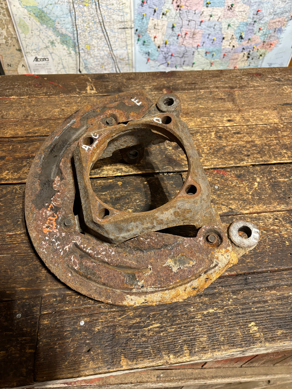 2010 -2012 DODGE RAM 2500 3500 CUMMINS / HEMI DRIVER STEERING KNUCKLE SPINDLE 4x4