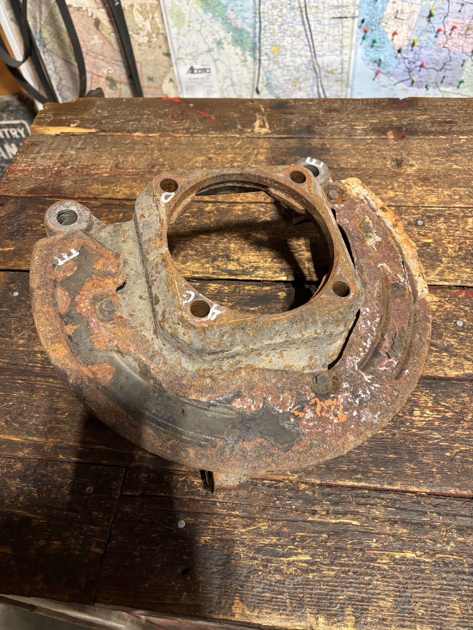 2010 -2012 DODGE RAM 2500 3500 CUMMINS / HEMI DRIVER STEERING KNUCKLE SPINDLE 4x4