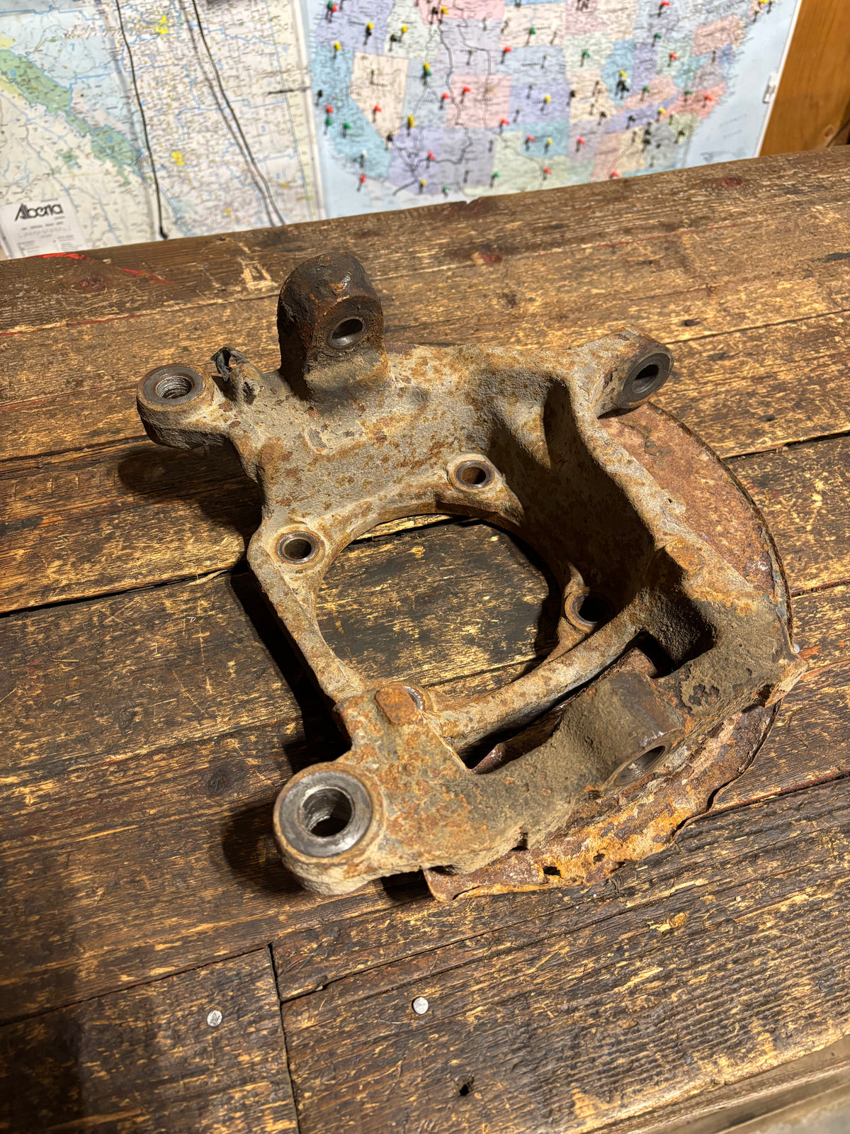 2010 -2012 DODGE RAM 2500 3500 CUMMINS / HEMI DRIVER STEERING KNUCKLE SPINDLE 4x4