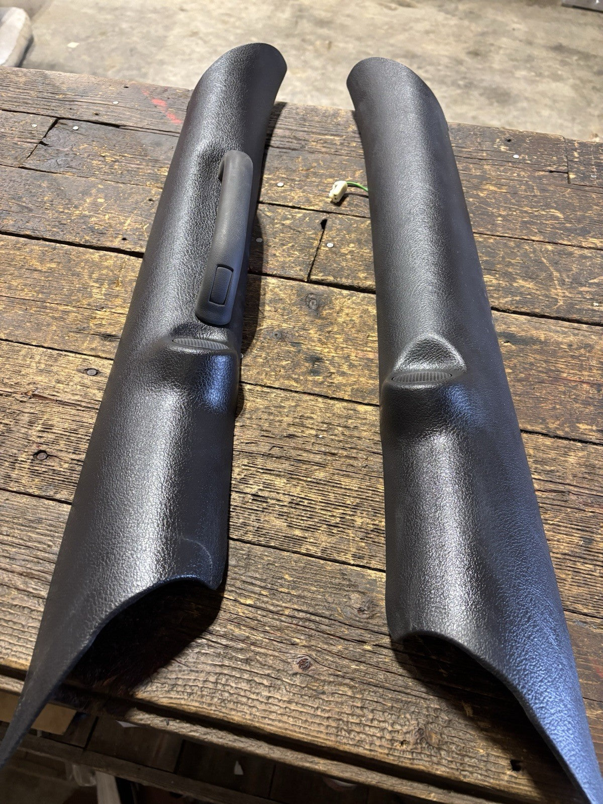 1998-2002 DODGE RAM 2500 3500 SET OF DARK GREY AGATE A PILLAR TRIM WITH SPEAKERS