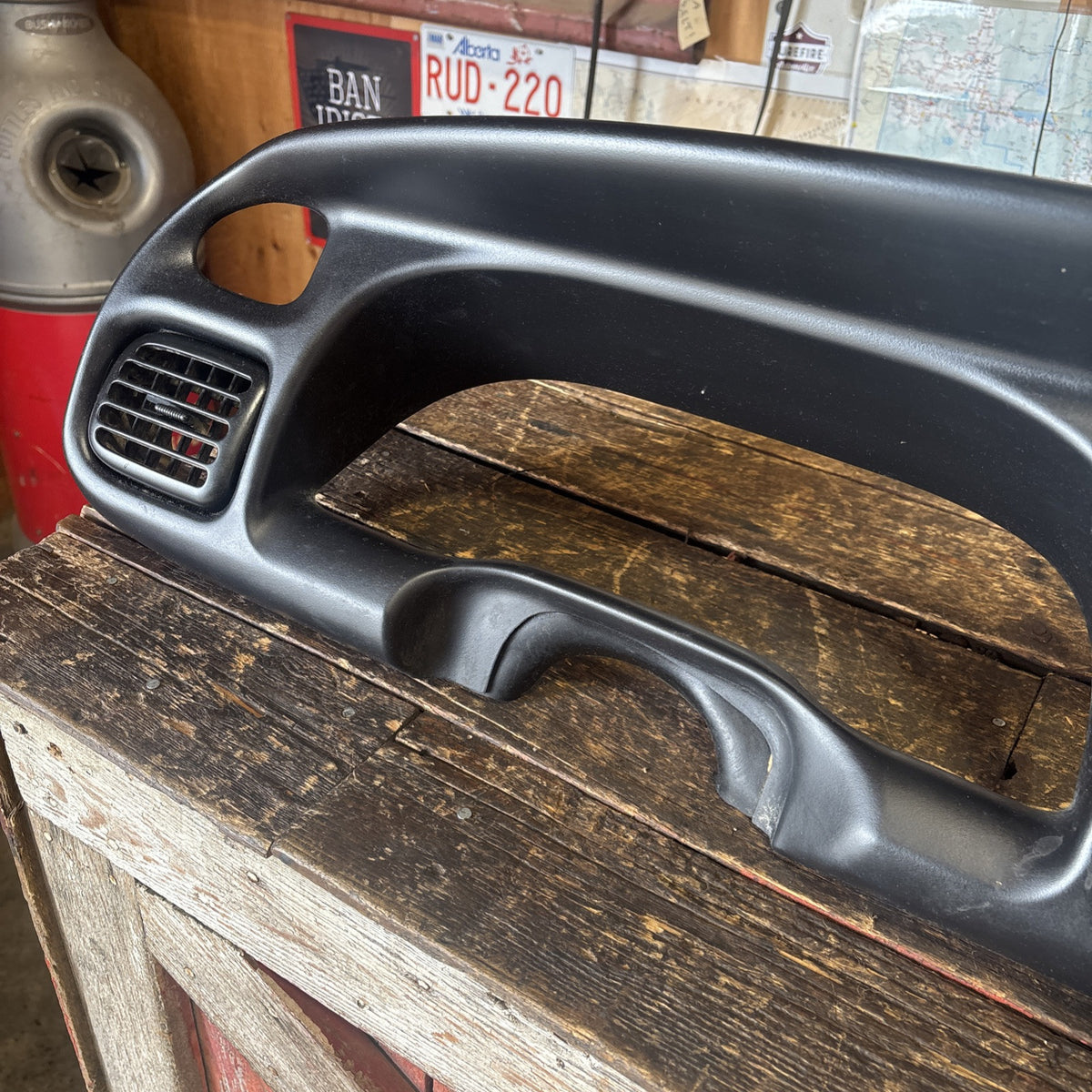 1998 DODGE RAM 2500 3500 DASH BEZEL GAUGE CLUSTER RADIO SURROUND NO CRACKS