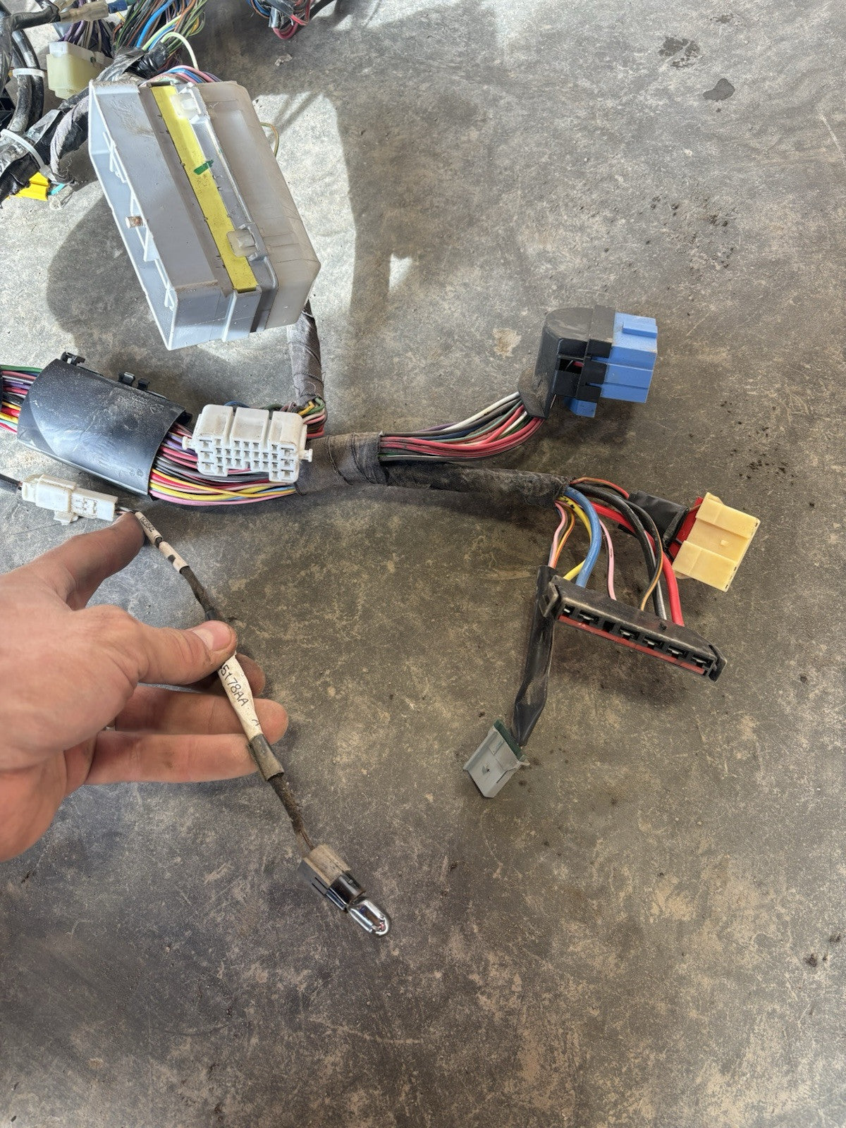 1998 DODGE RAM 2500 3500 12V/ 24V CUMMINS AUTO DASH HARNESS 56020481