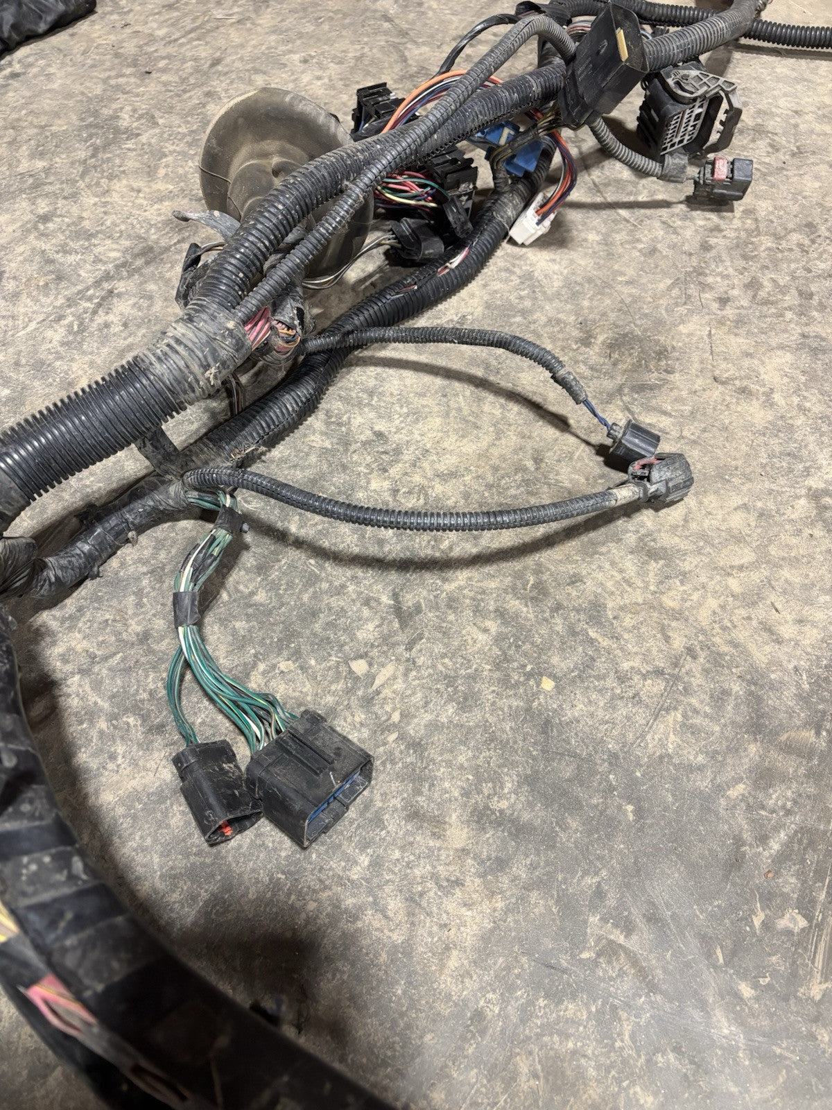 2005 DODGE RAM 2500 3500 CUMMINS ENGINE BAY HARNESS 56051233AD