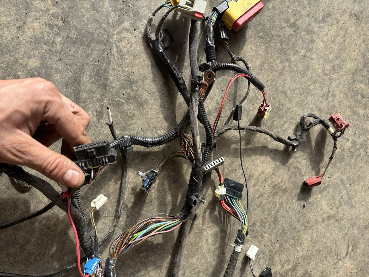 1998 DODGE RAM 2500 3500 12V/ 24V CUMMINS AUTO DASH HARNESS 56020481