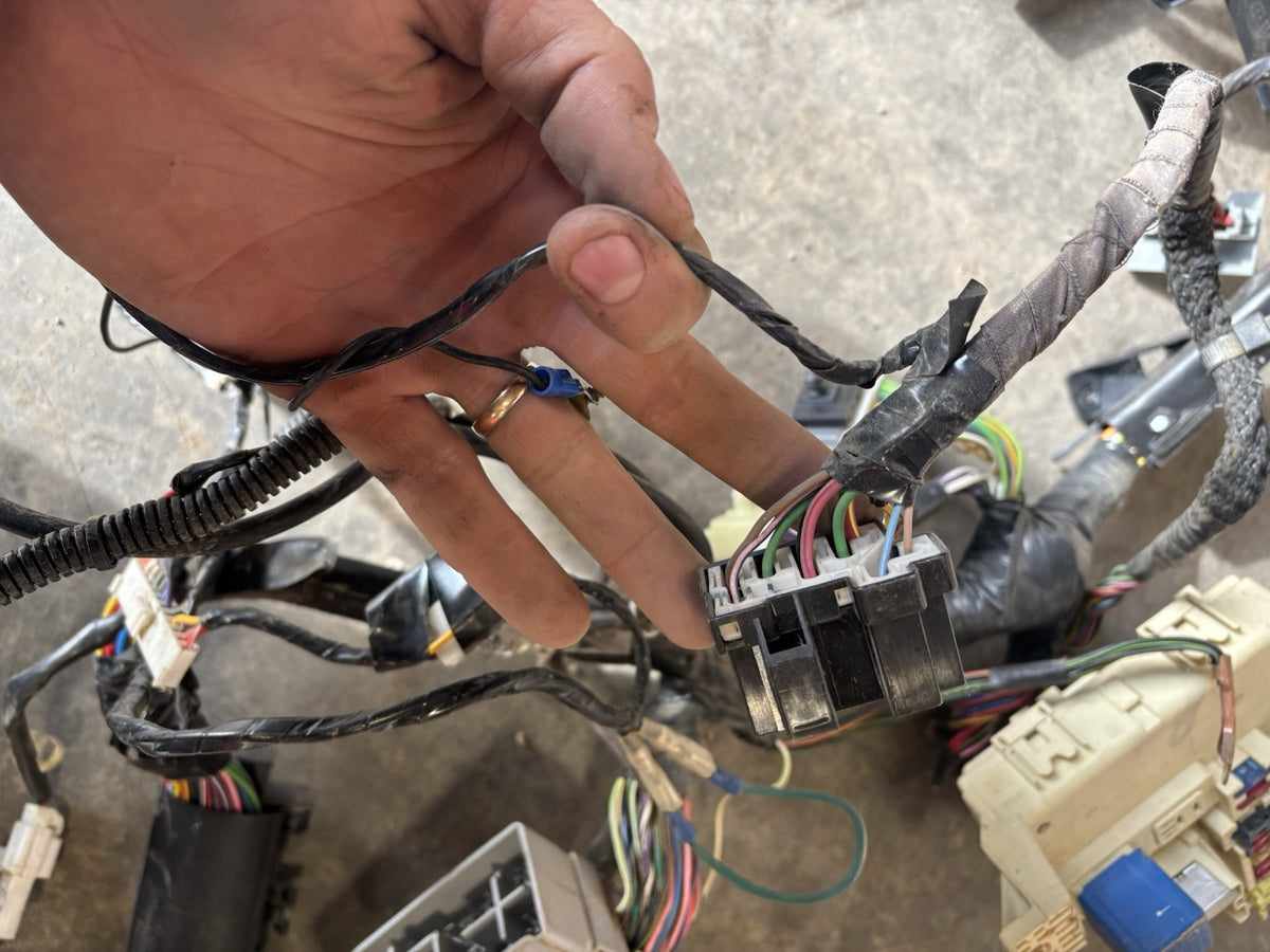 1998 DODGE RAM 2500 3500 12V/ 24V CUMMINS AUTO DASH HARNESS 56020481