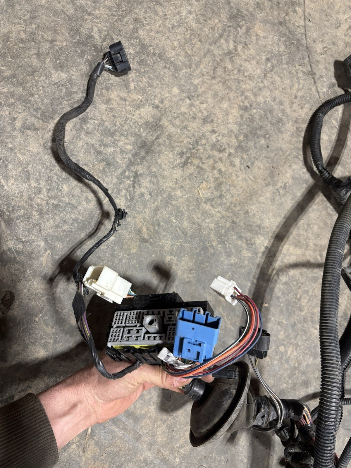 2005 DODGE RAM 2500 3500 CUMMINS ENGINE BAY HARNESS 56051233AD