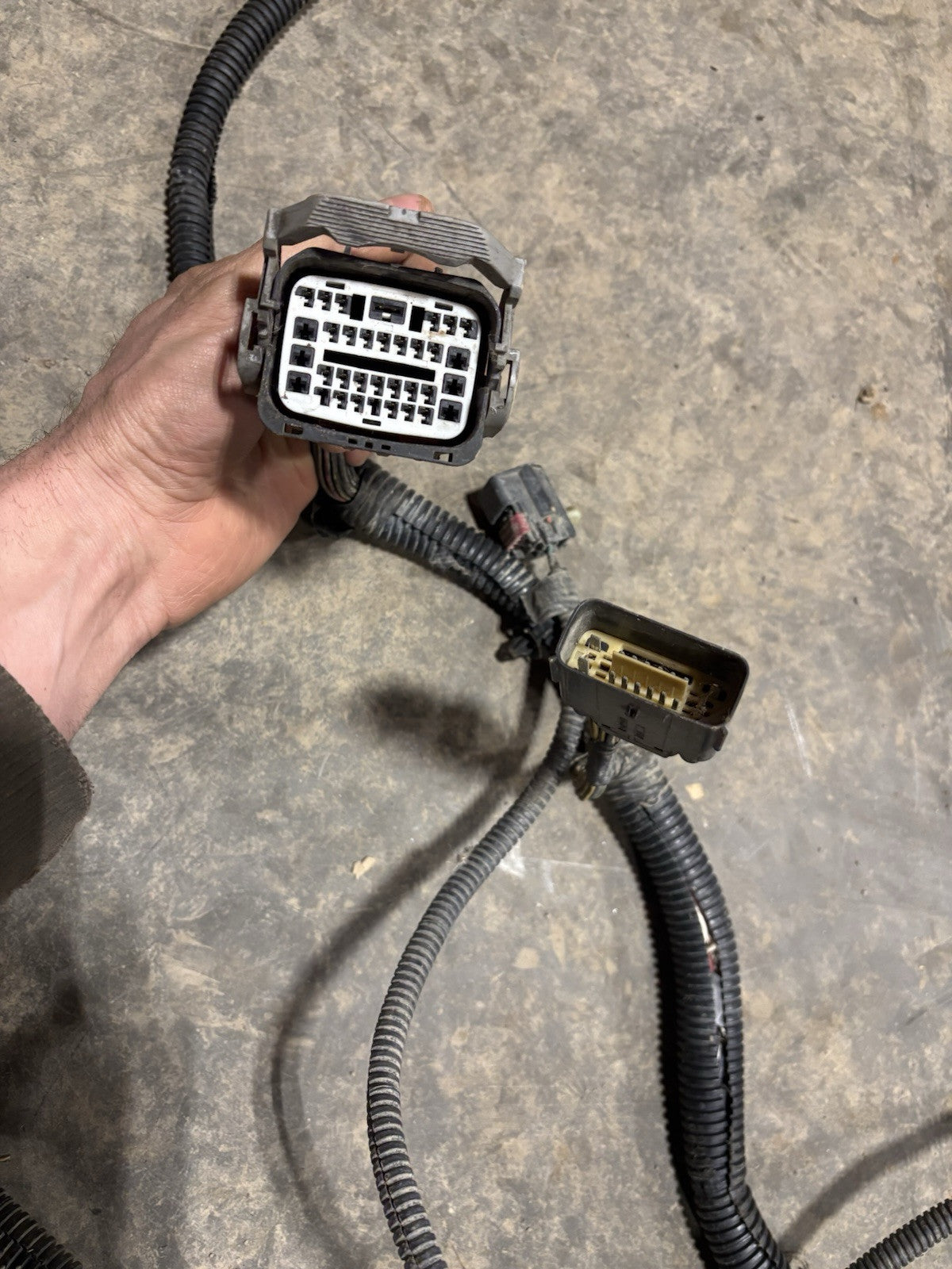 2005 DODGE RAM 2500 3500 CUMMINS ENGINE BAY HARNESS 56051233AD