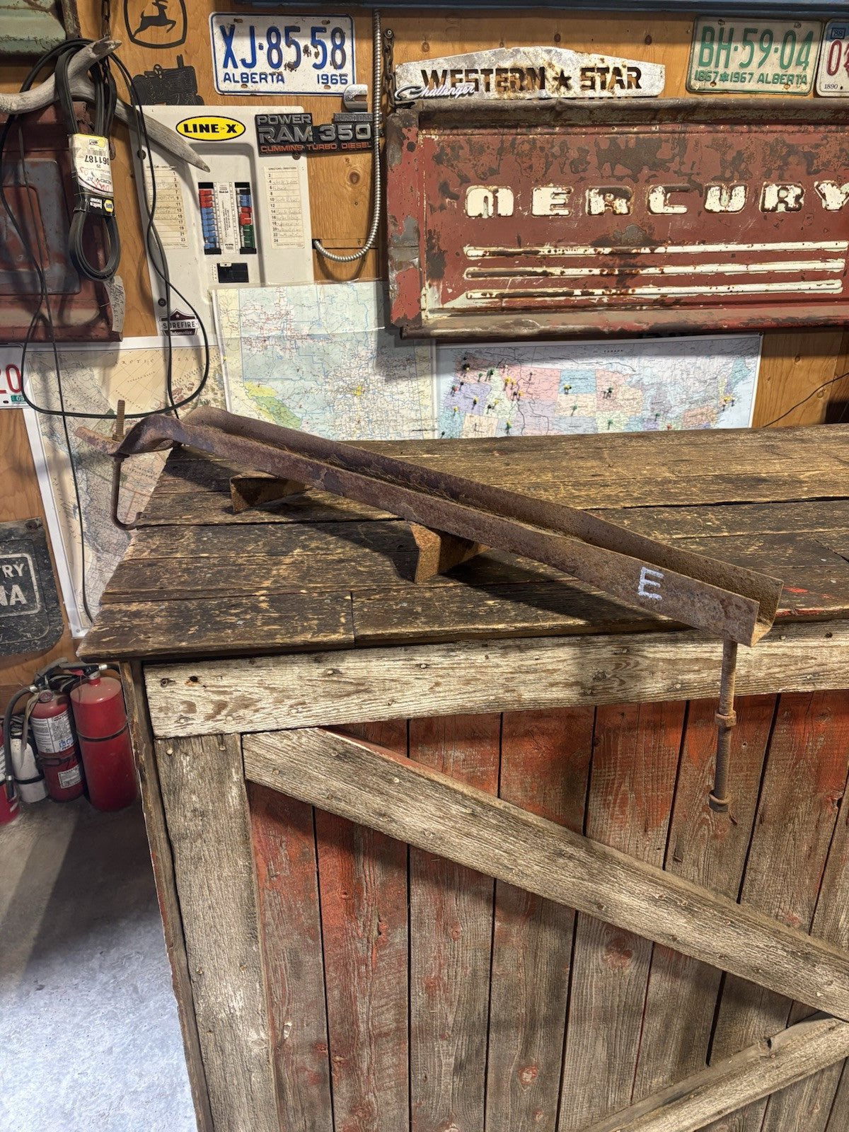 1989 - 1993 1ST GEN DODGE RAM 250 CUMMINS SPARE TIRE HOLDER CARRIER OEM