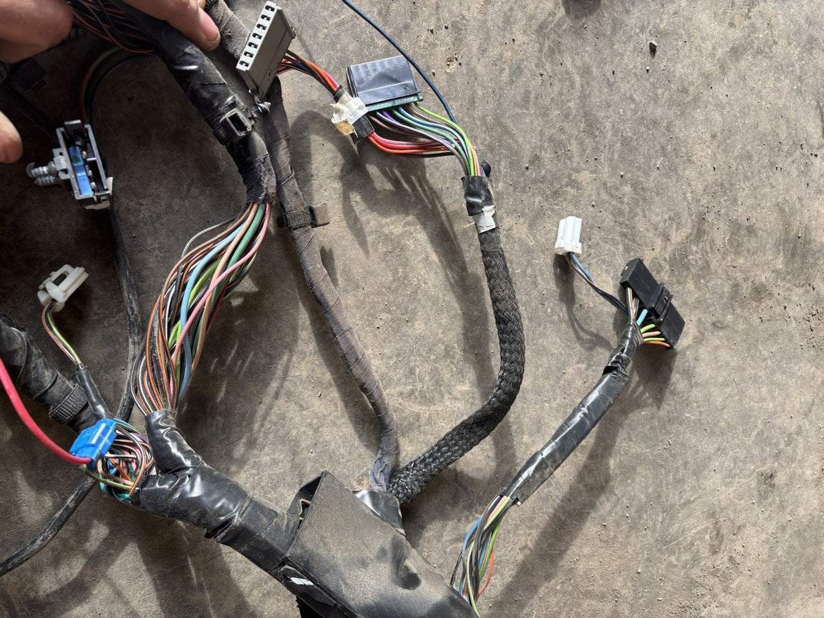 1998 DODGE RAM 2500 3500 12V/ 24V CUMMINS AUTO DASH HARNESS 56020481