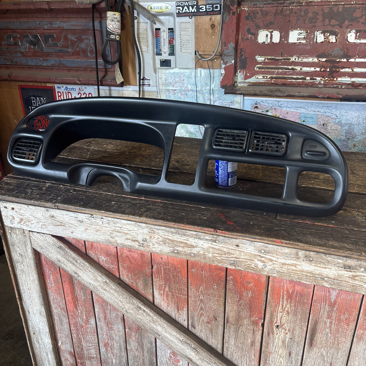 1998 DODGE RAM 2500 3500 DASH BEZEL GAUGE CLUSTER RADIO SURROUND NO CRACKS